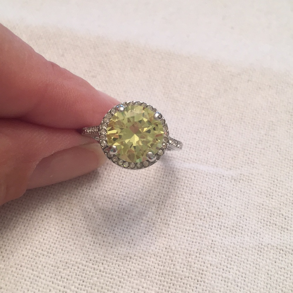 Ring - Picture 4 of 6